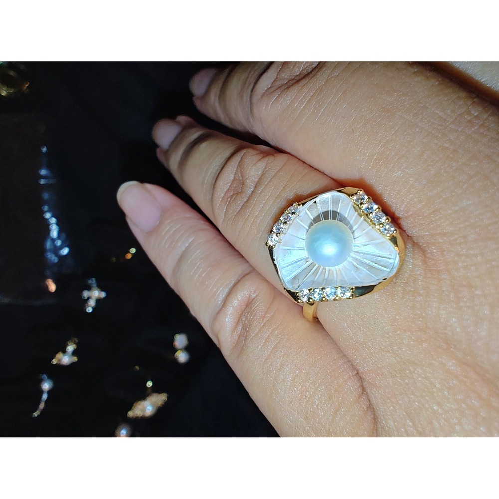 Ring genuine Pearl Shell Gold Tone Adjustable Statement